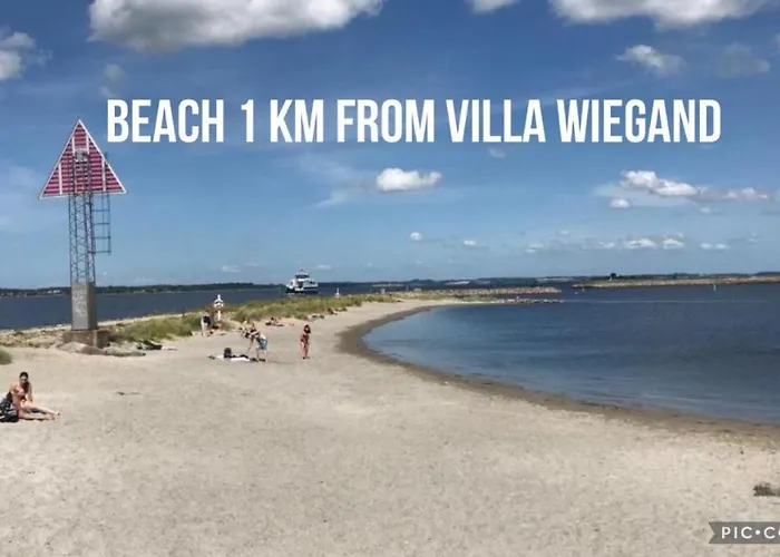 Wiegand - A With A View Bed & Breakfast 3*