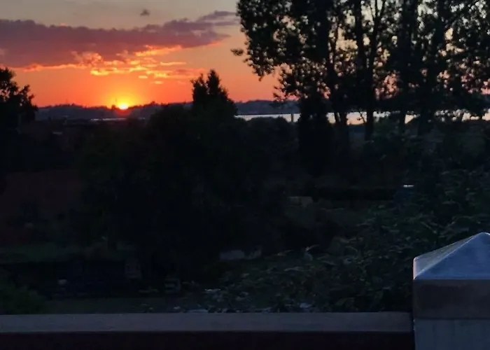 Wiegand - A With A View Bed & Breakfast